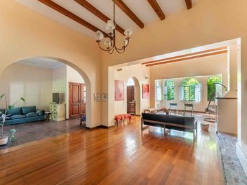 VENTA CASA 7 AMB JARDÍN PILETA OLIVOS, LA LUCILA