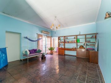 VENTA CASA 7 AMB JARDÍN PILETA OLIVOS, LA LUCILA