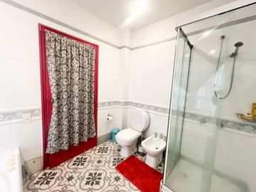 VENTA CASA 7 AMB JARDÍN PILETA OLIVOS, LA LUCILA