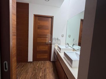 Residencia en Venta en Fraccionamiento Villantigua, San Luis Potosi