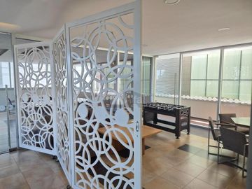 Se renta amplio departamento de 3 recámaras sobre Av. Santa Fe, condominio H2O