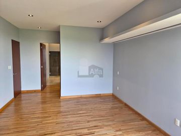 Se renta amplio departamento de 3 recámaras sobre Av. Santa Fe, condominio H2O