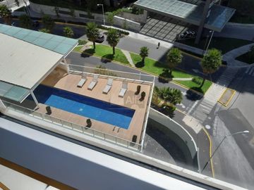 Se renta amplio departamento de 3 recámaras sobre Av. Santa Fe, condominio H2O