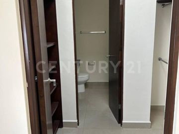 CASA EN RENTA EN FRACCIONAMIENTO MORETTA EN MONTERREY
