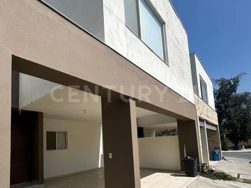 CASA EN RENTA EN FRACCIONAMIENTO MORETTA EN MONTERREY