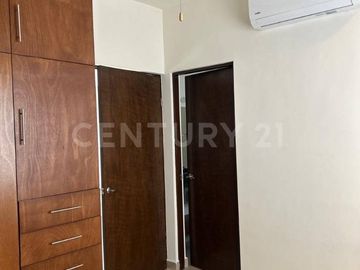 CASA EN RENTA EN FRACCIONAMIENTO MORETTA EN MONTERREY