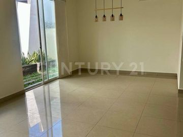 CASA EN RENTA EN FRACCIONAMIENTO MORETTA EN MONTERREY