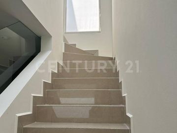 CASA EN RENTA EN FRACCIONAMIENTO MORETTA EN MONTERREY