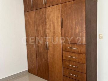 CASA EN RENTA EN FRACCIONAMIENTO MORETTA EN MONTERREY