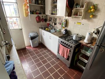 CASA DE 2 PISOS COMERCIAL/ HABITACIONAL/ GALPÓN