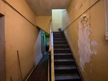 CASA DE 2 PISOS COMERCIAL/ HABITACIONAL/ GALPÓN