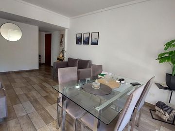 Bellísimo 2amb. reciclado a nuevo, Balcón al contrafrente, todo luz.