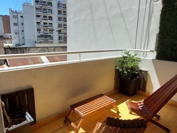Bellísimo 2amb. reciclado a nuevo, Balcón al contrafrente, todo luz.