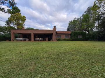Casa en venta 3 dormitorios Villa Allende