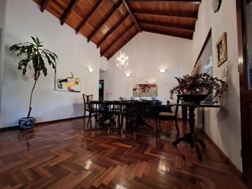 Casa en venta 3 dormitorios Villa Allende