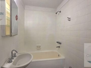 Venta Departamento Dos Ambientes con Patio, Alto Palermo