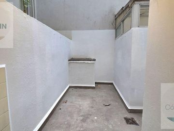 Venta Departamento Dos Ambientes con Patio, Alto Palermo