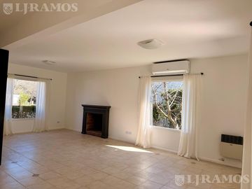 Casa con 3 dormitorios en alquiler en Santa Bárbara