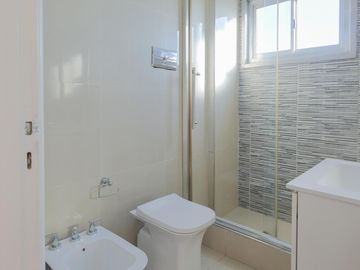Departamento 4 ambientes en venta en Parque Patricios - Balcón Corrido - Piso Alto con Vista Abierta