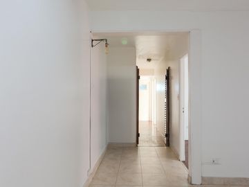 Departamento 4 ambientes en venta en Parque Patricios - Balcón Corrido - Piso Alto con Vista Abierta