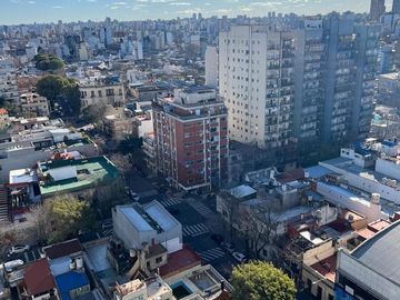 Departamento 4 ambientes en venta en Parque Patricios - Balcón Corrido - Piso Alto con Vista Abierta