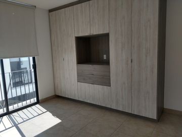 CASA EN RENTA EN JURIQUILLA CON AMENIDADES