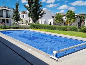 CASA EN RENTA EN JURIQUILLA CON AMENIDADES