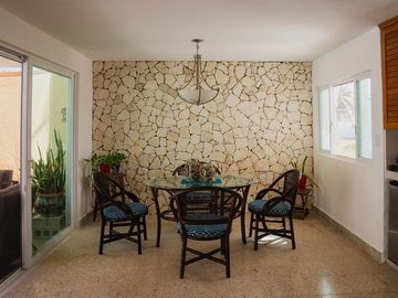 Casa de gran terreno frente al mar de Telchac Pto. Yucatán
