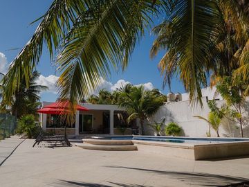 Casa de gran terreno frente al mar de Telchac Pto. Yucatán