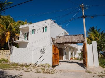 Casa de gran terreno frente al mar de Telchac Pto. Yucatán