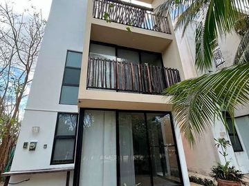 Casa a metros del mar con paneles solares y en privada, Telchac Pto.