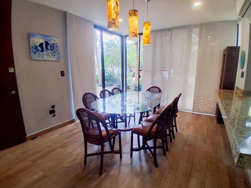 Casa a metros del mar con paneles solares y en privada, Telchac Pto.