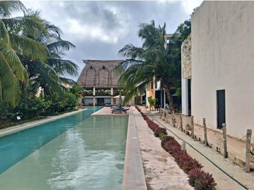 Casa a metros del mar con paneles solares y en privada, Telchac Pto.