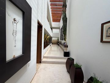 SE VENDE CASA EN FRACCIONAMIENTO EXCLUSIVO EN CUERNAVACA!!!