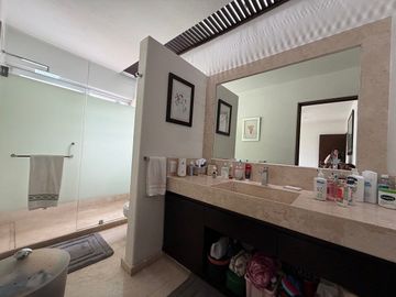 SE VENDE CASA EN FRACCIONAMIENTO EXCLUSIVO EN CUERNAVACA!!!
