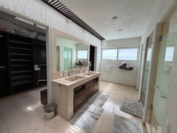 SE VENDE CASA EN FRACCIONAMIENTO EXCLUSIVO EN CUERNAVACA!!!