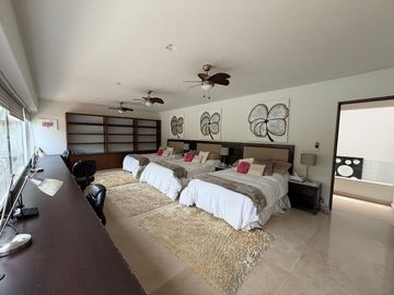 SE VENDE CASA EN FRACCIONAMIENTO EXCLUSIVO EN CUERNAVACA!!!