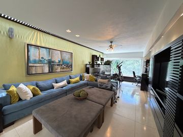SE VENDE CASA EN FRACCIONAMIENTO EXCLUSIVO EN CUERNAVACA!!!