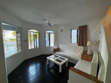EN VENTA VILLA FRENTE AL MAR EN SAN BRUNO, COSTA ESMERALDA, YUCATÁN