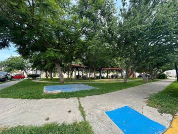 Departamento en RENTA con cochera en Hacienda Viñedos