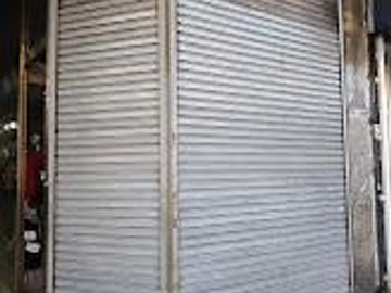 Alquiler local, galeria Le Boulevard, transito peatonal. Sotano. Plaza Flores. Av. Rivadavia 6700.