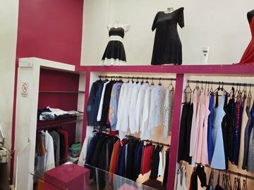 Alquiler local, galeria Le Boulevard, transito peatonal. Sotano. Plaza Flores. Av. Rivadavia 6700.