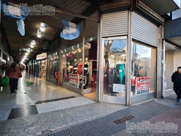 Alquiler local, galeria Le Boulevard, transito peatonal. Sotano. Plaza Flores. Av. Rivadavia 6700.