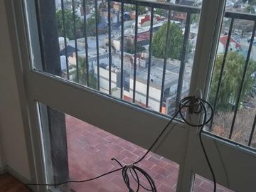 Depto 2 amb frente con balcon muy bueno