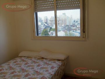Depto 2 amb frente con balcon muy bueno
