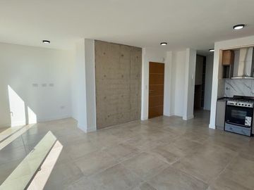 Departamento con balcon aterrazado en alquiler
