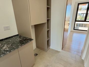 Departamento con balcon aterrazado en alquiler