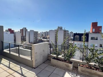 Departamento con balcon aterrazado en alquiler