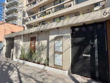 Departamento con balcon aterrazado en alquiler