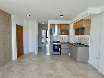Departamento con balcon aterrazado en alquiler